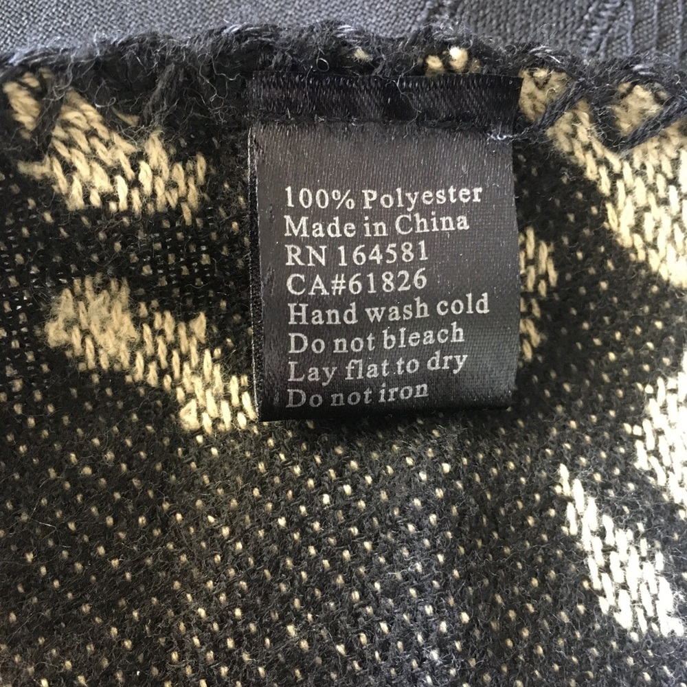 Large Shawl/Wrap - Picture 4 of 4